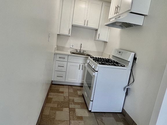 2nd image of 1134 N East St APT E