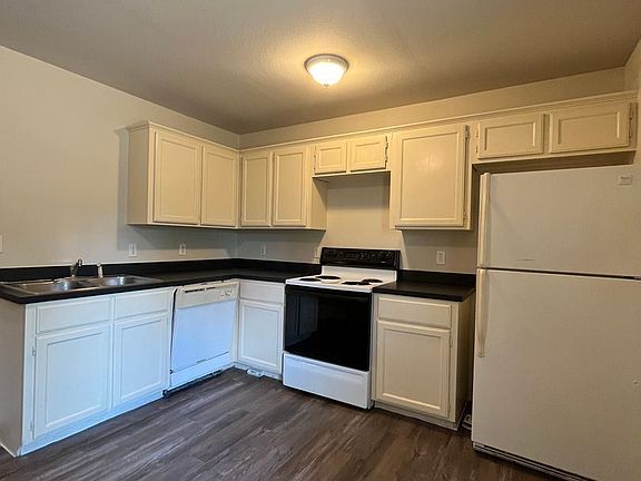 5th image of 312 N Delaware St