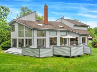 30 Westcliff Dr, West Hartford, CT 06117