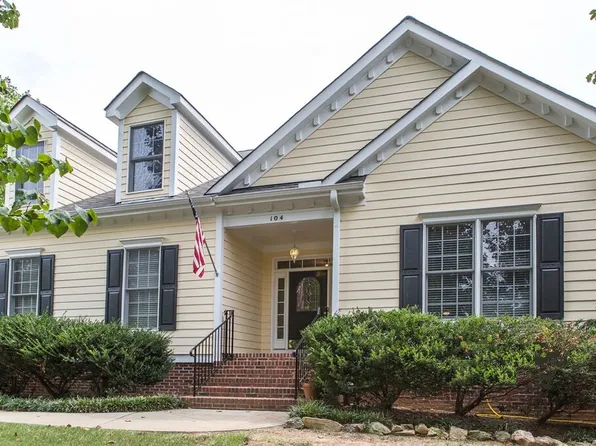 104 Bay Hill Ct, Mebane, NC 27302