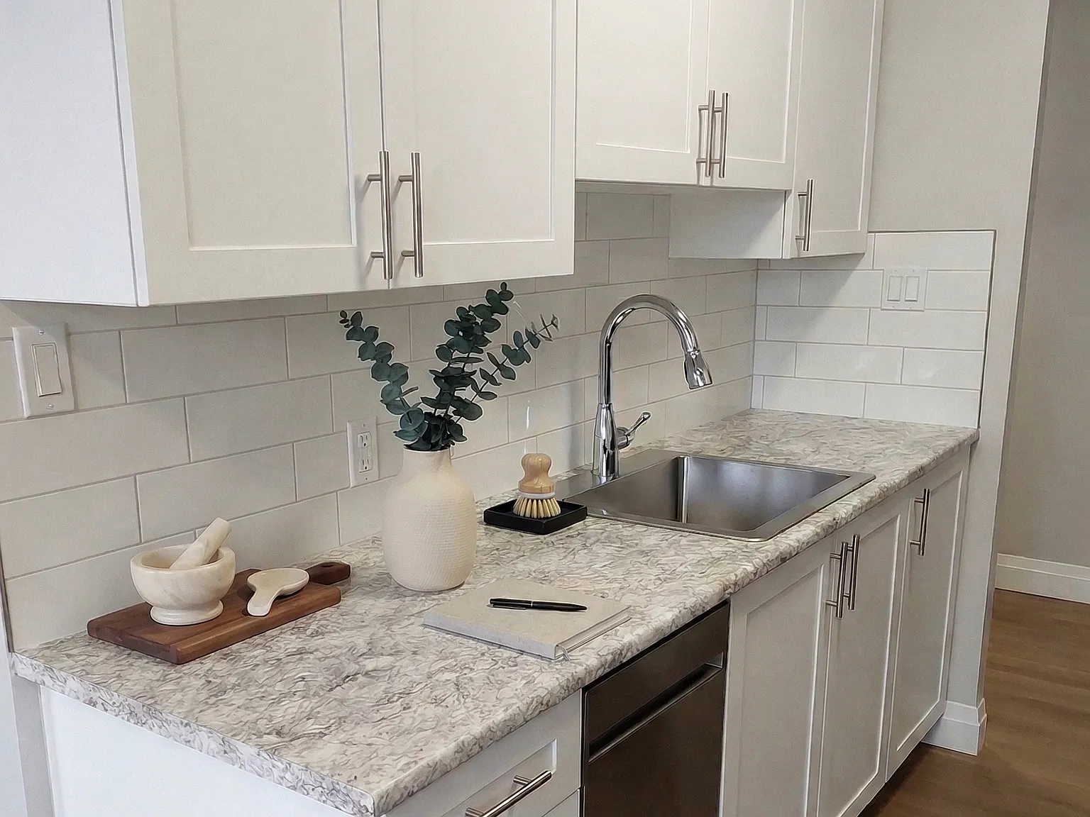 Silverbirch Apartments - Choose your rent level - Call for Details - All utilities — Photo 4