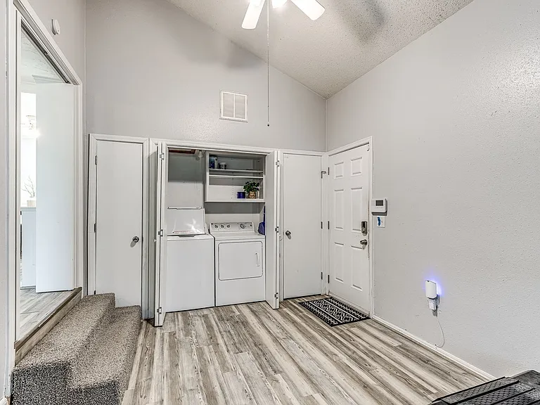 2912 W Fairfield Ave — Photo 24