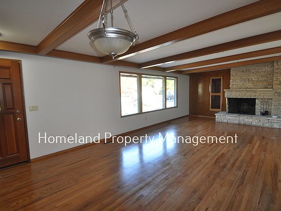 3rd image of 8820 E Knox Ave