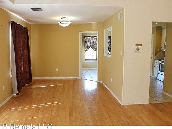 5th image of 2110 NW Ashley Cir