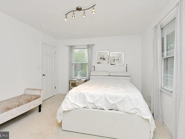106 Washington Rd — Photo 16