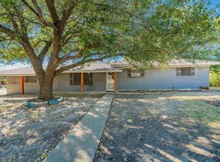 1315 Gateway Dr, Wills Point, TX 75169