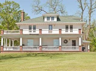5627 24th Avenue Dr, Vinton, IA 52349
