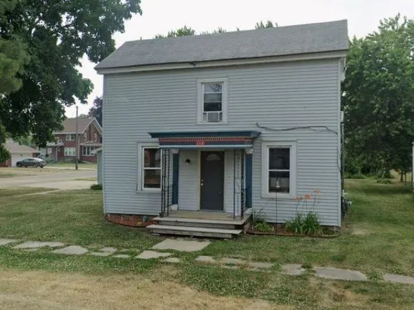 112 S 2nd Ave, Forreston, IL 61030