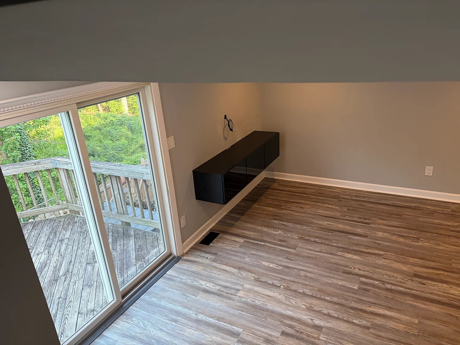 3 bed, 1.5 bath, 1120 sqft, $2,500 — Photo 3