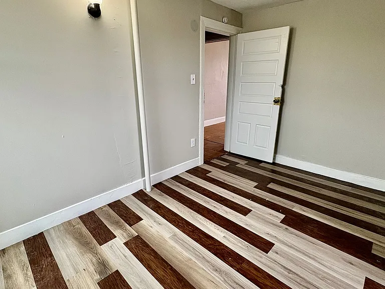 158 S Pershing Ave — Photo 10