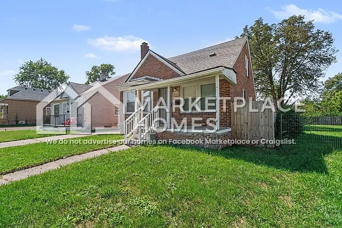 3 bed, 1.0 bath, 1052 sqft, $1,350 — Photo 3