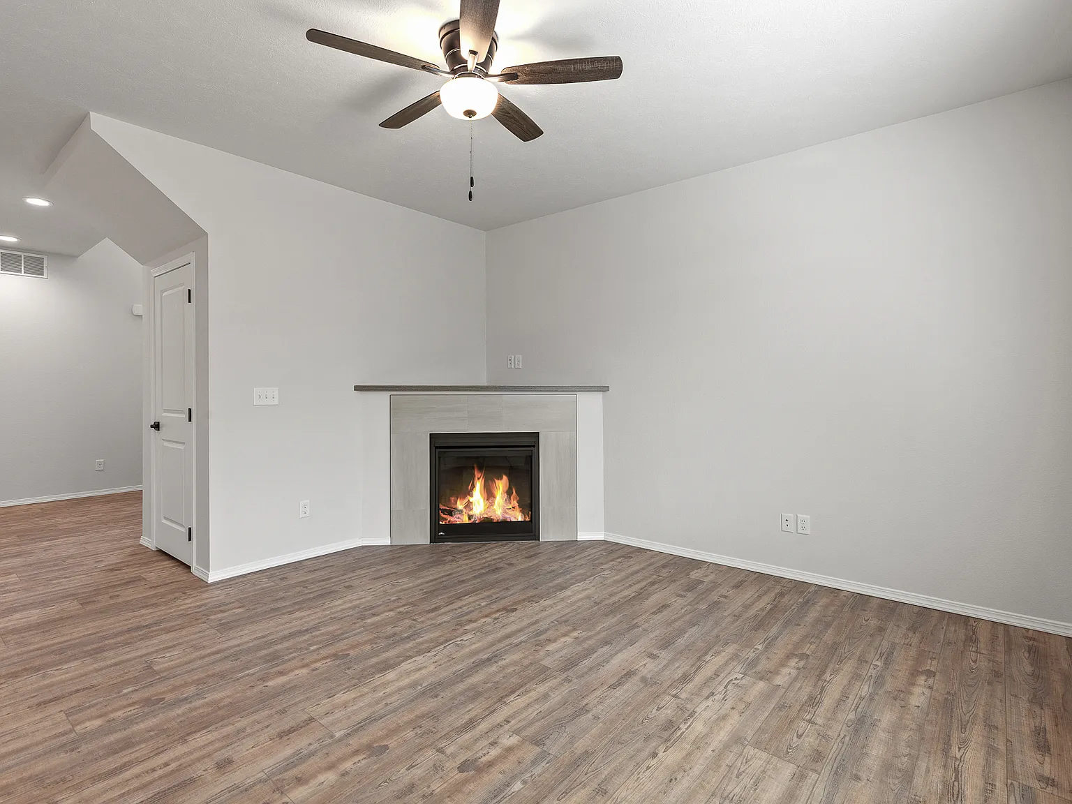 3 bed, 2.5 bath, 1440 sqft, $4,500 — Photo 3