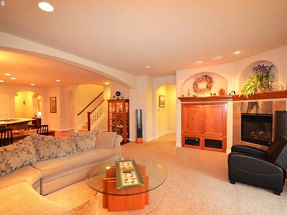 5th image of 437 Turnberry Ave