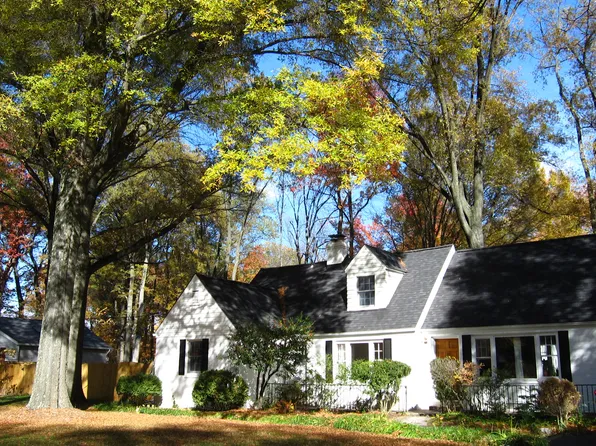 7709 Schelhorn Rd, Alexandria, VA 22306