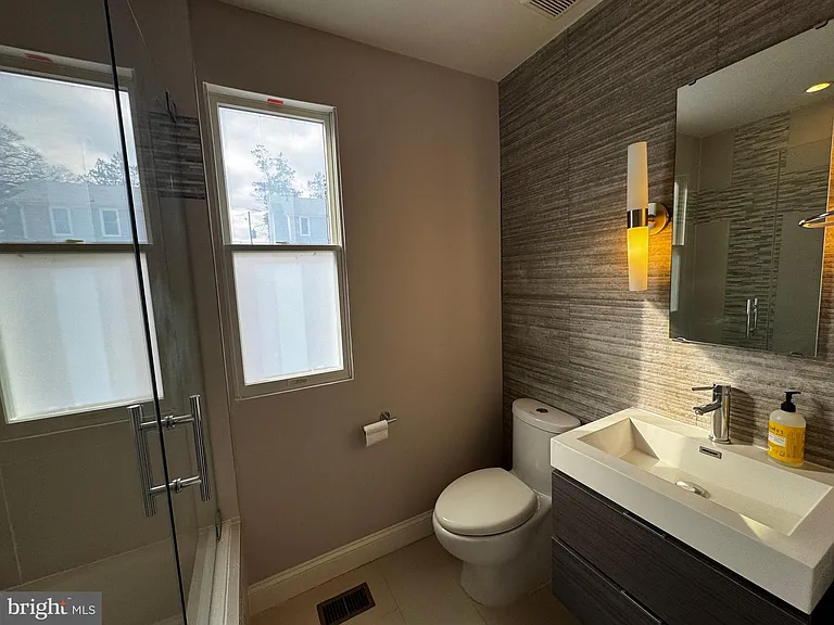 513 Whittier St NW — Photo 24