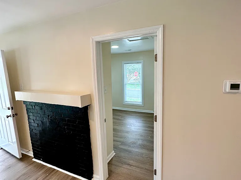 2228 Tate St — Photo 13