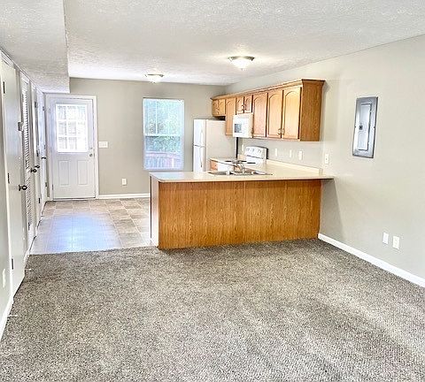 3rd image of 1740 Baltimore Dr APT F