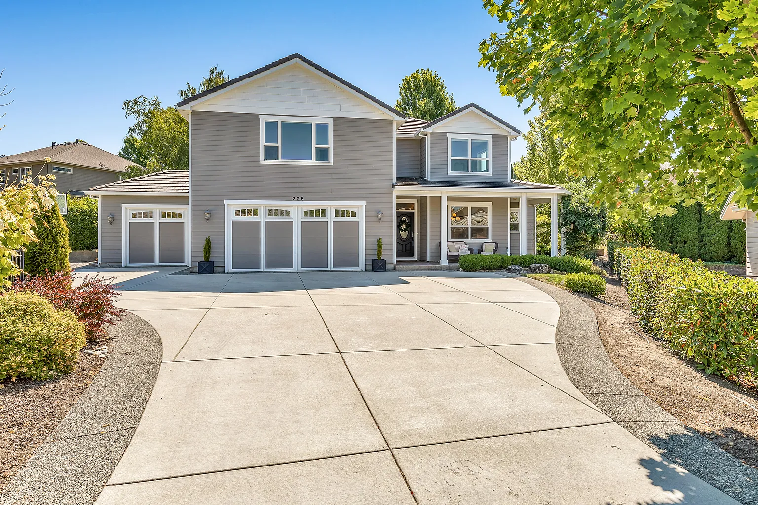 225 Briarwood Ln photo 1