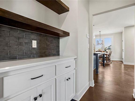 4th image of 25024 W 87th St
