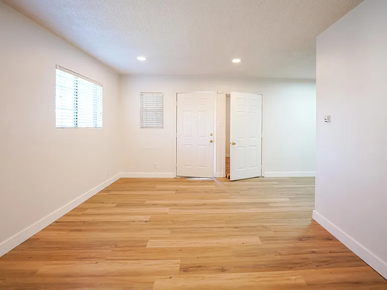 1020 W 11th St #1020 — Photo 9