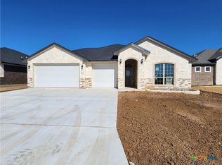 712 Golden Eagle Dr, Salado, TX 76571