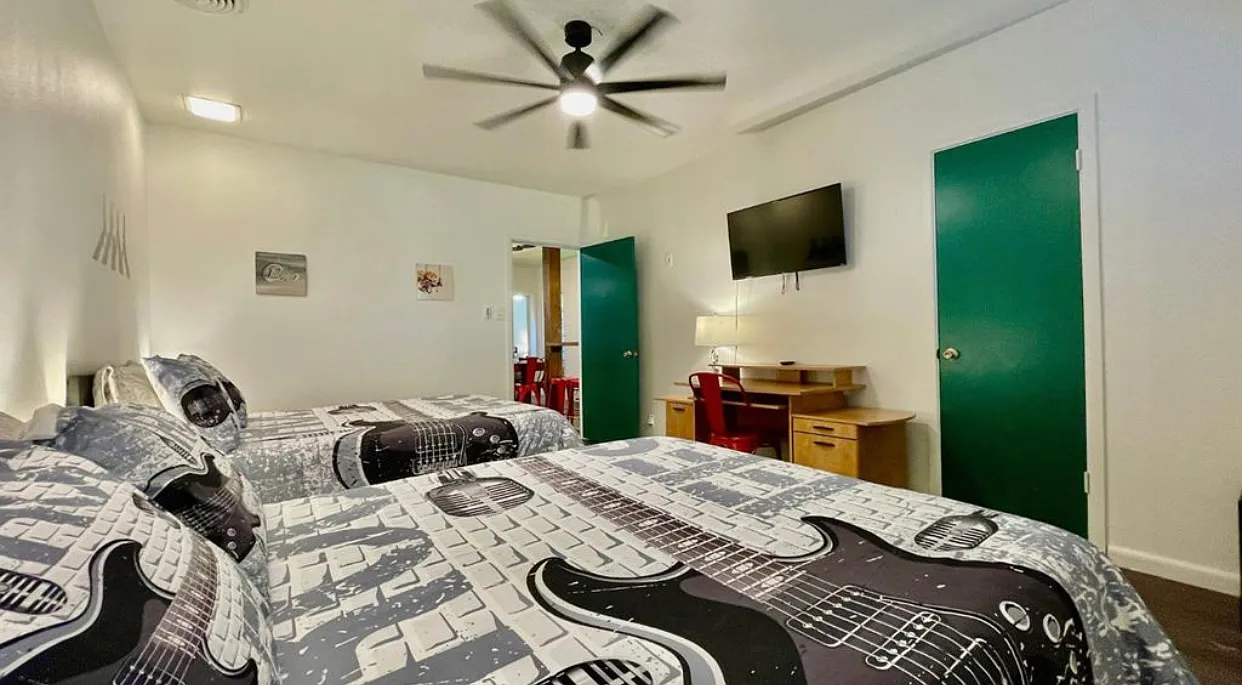 4 bed, 1684 sqft, $3,000 — Photo 2