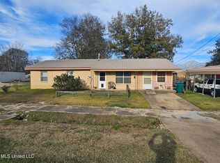 439 W Cedar St, Durant, MS 39063