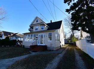 690 Riverside Ave, Baldwin, NY 11510