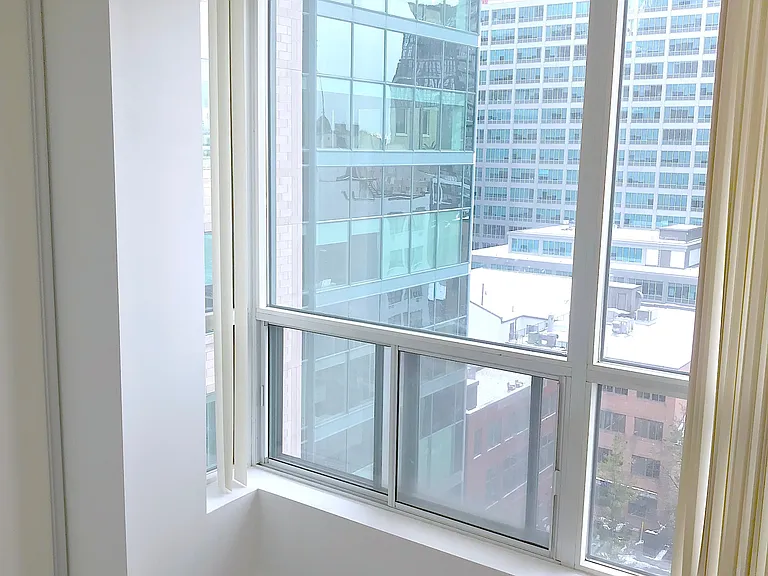 92 King St E #1402 — Photo 16