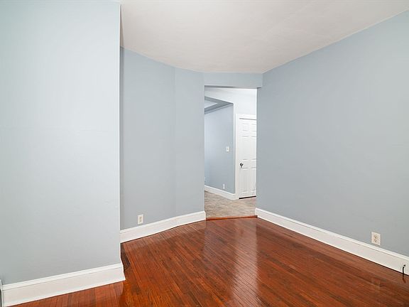 3rd image of 79 Gilbert St