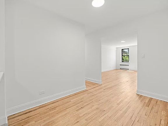 3rd image of 3718 E Tremont Ave