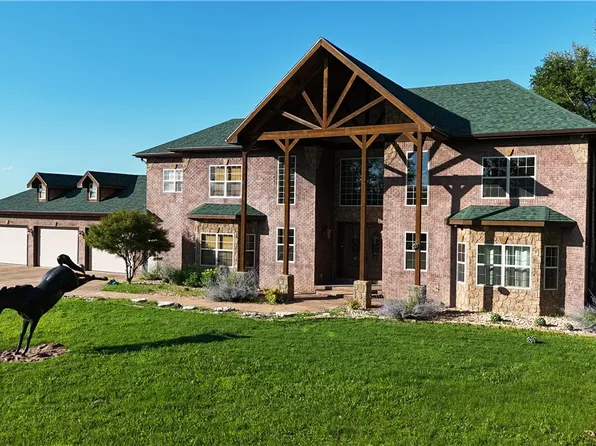 495 Shady Oak Ln, Reeds Spring, MO 65737