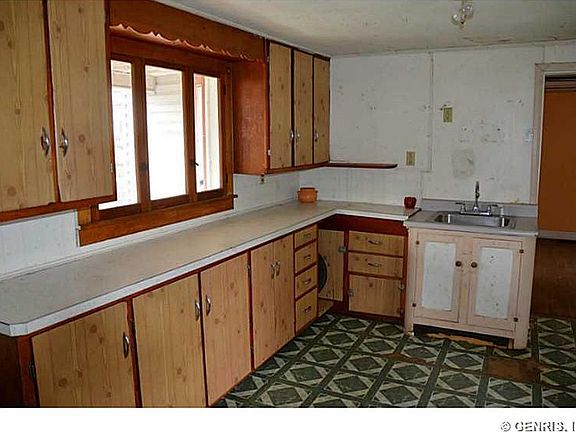 3rd image of 10 Elmwood Ave