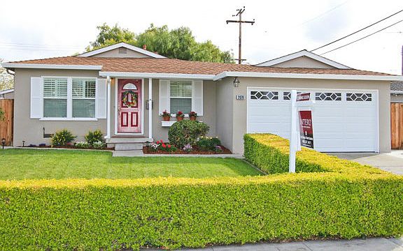 4th image of 2079 Brown Ave