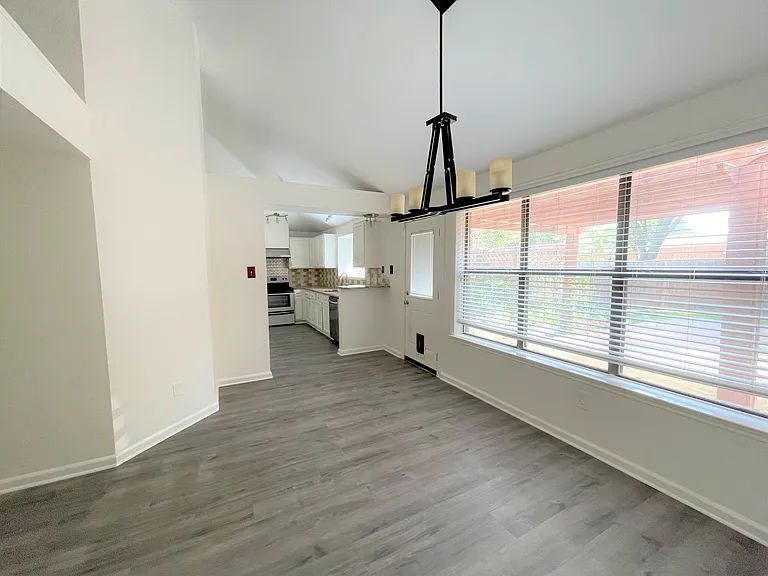 621 Phillips Dr — Photo 11