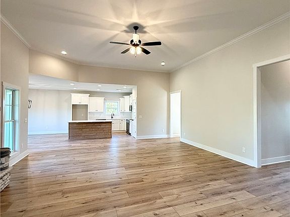 4th image of 2845 Lee Road 40