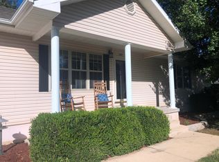 1809 Christopher Dr, West Plains, MO 65775