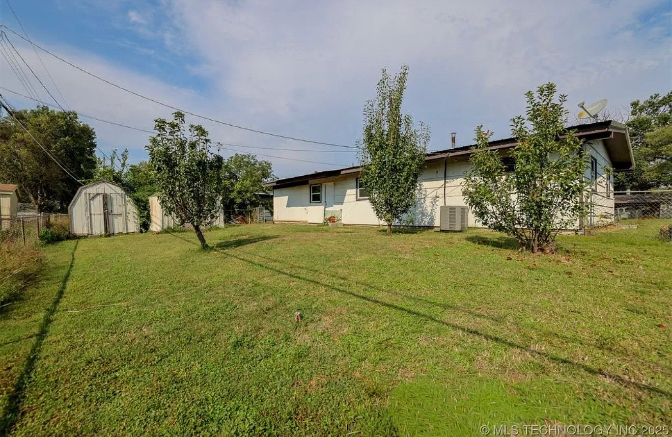 3 bed, 1350 sqft, $1,000 — Photo 4