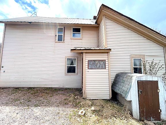 3rd image of 236 Stone St
