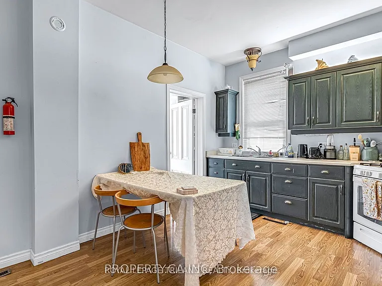 23 Saunby St #A — Photo 5