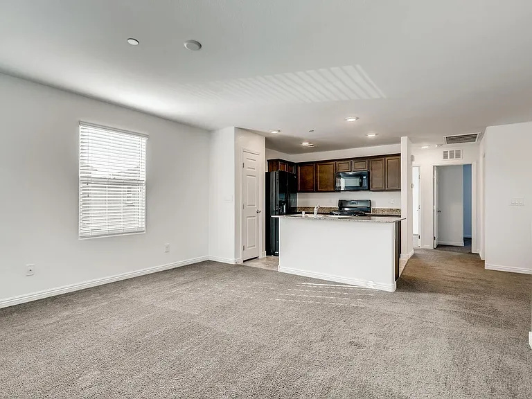 4496 Pencester St — Photo 8