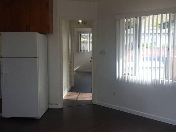 Nice, bright layout.