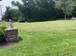 8450 State Line Rd, Leawood, KS 66206