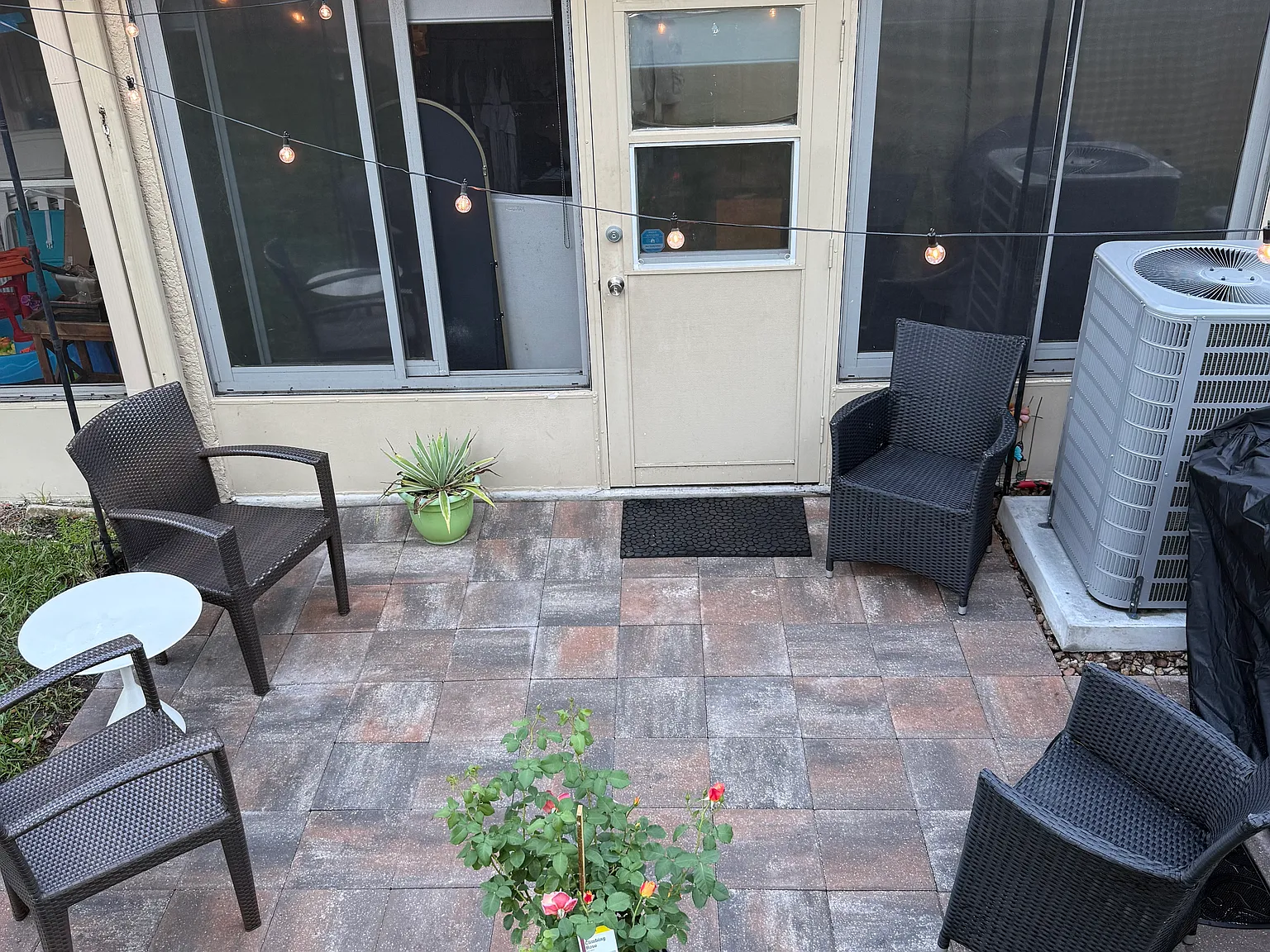 2 bed, 1394 sqft, $2,300 — Photo 2