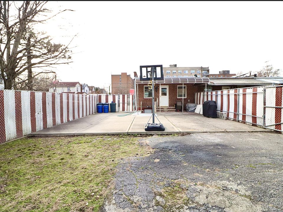1st image of 11235 168th St #1L