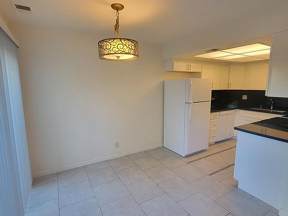 3rd image of 1110 Calle Oriente