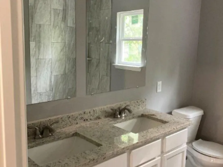 809 S Travis Ave — Photo 11