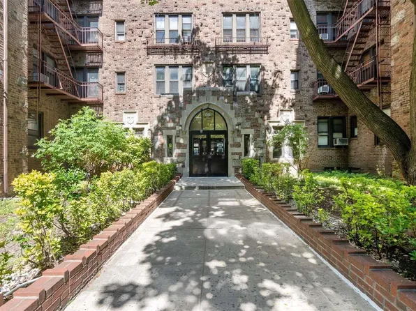 92-05 Whitney Ave #B48, Elmhurst, NY 11373