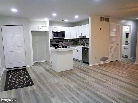 2nd image of 305 Diamond Dr