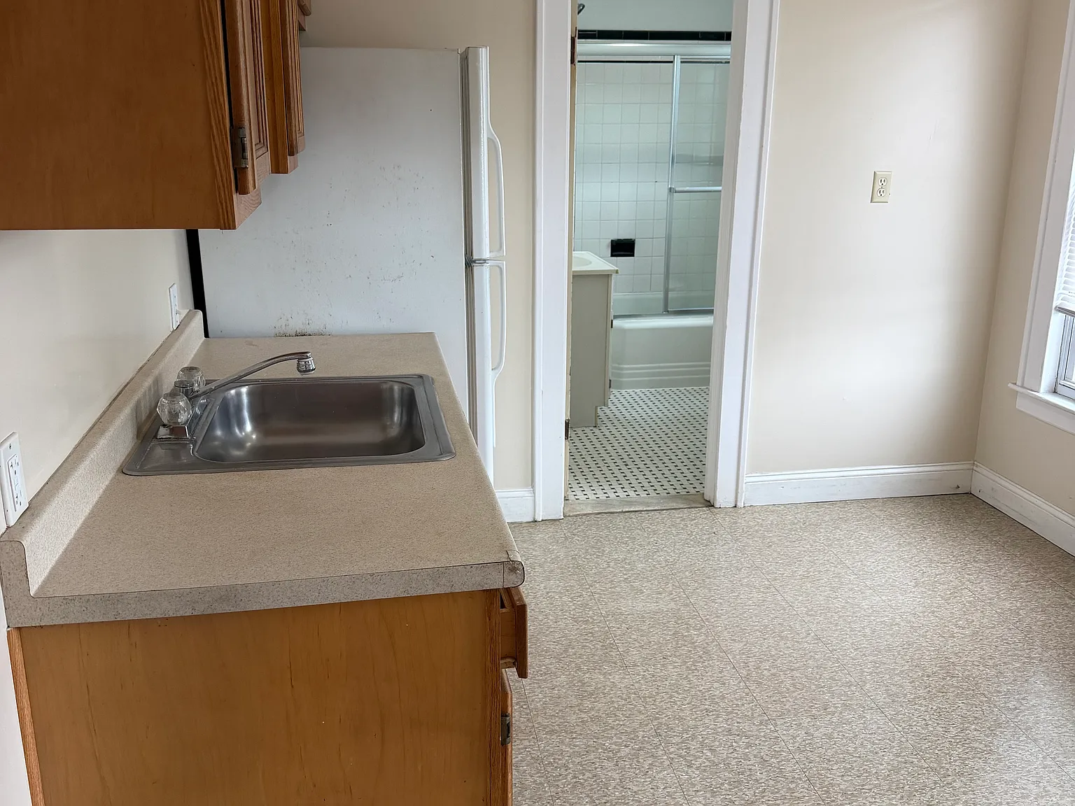 2 bed, 675 sqft, $1,100 — Photo 2